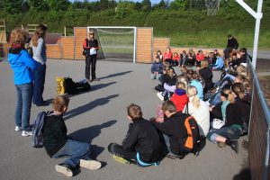 Elever fra Bavnebakkeskolen og Øster Hornum Skole mødes til fælles aktiviteter.
